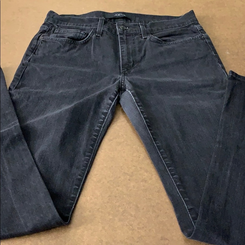 Joe’ Jeans The Brixton in (faded) black